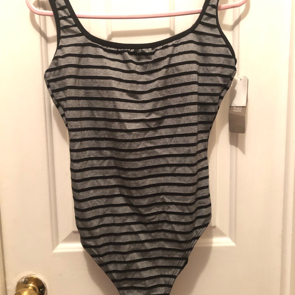 Jones New York one piece bathing suit NWT SIZE 12